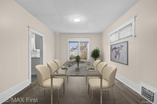 556 Leicester Court, Detroit, MI 48202