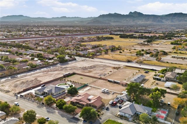 6661 Mustang Street, Las Vegas, NV 89131