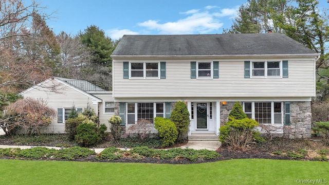 330 Edgewood Avenue, Smithtown, NY 11787