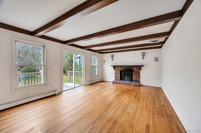 330 Edgewood Avenue, Smithtown, NY 11787