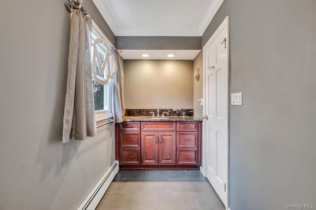 330 Edgewood Avenue, Smithtown, NY 11787