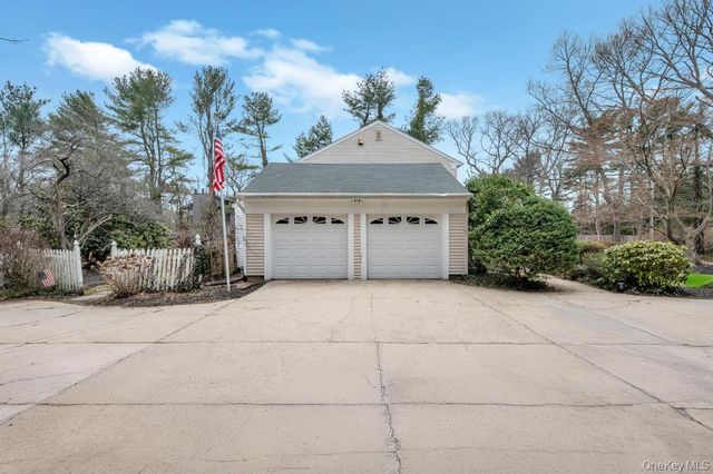 330 Edgewood Avenue, Smithtown, NY 11787