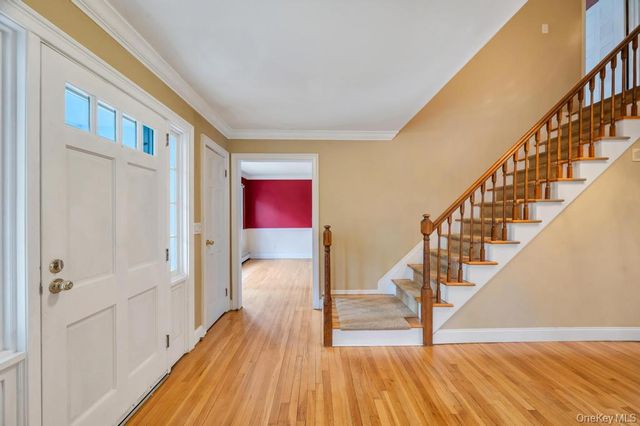 330 Edgewood Avenue, Smithtown, NY 11787