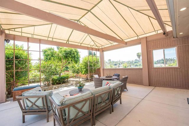 1130 Melrose Way, Vista, CA 92081