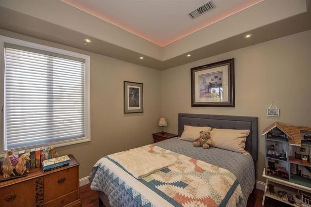 1130 Melrose Way, Vista, CA 92081