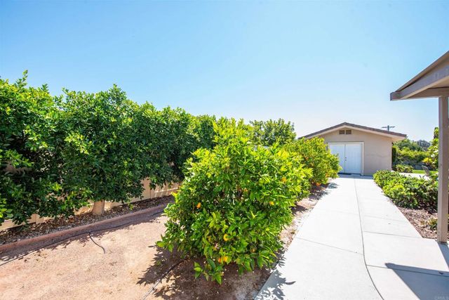 1130 Melrose Way, Vista, CA 92081