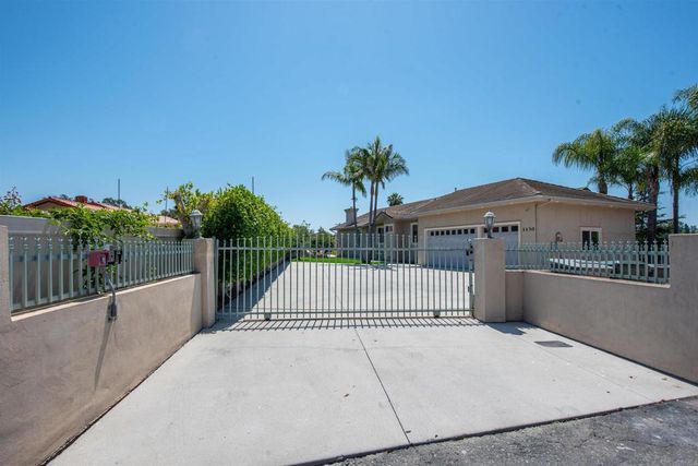 1130 Melrose Way, Vista, CA 92081