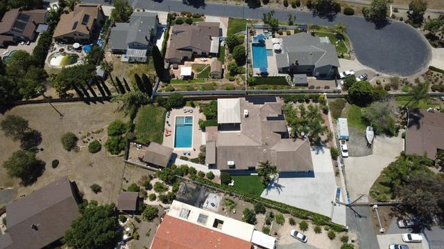 1130 Melrose Way, Vista, CA 92081