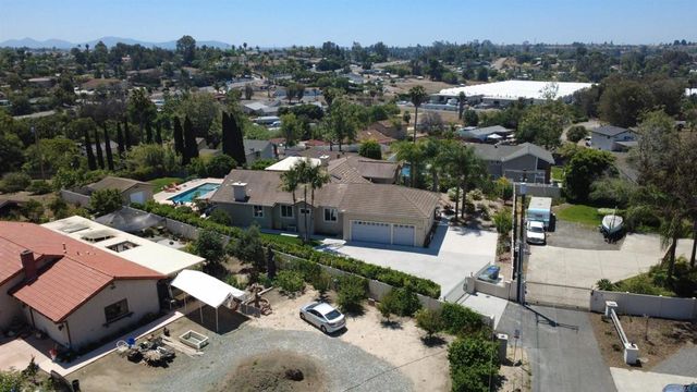 1130 Melrose Way, Vista, CA 92081
