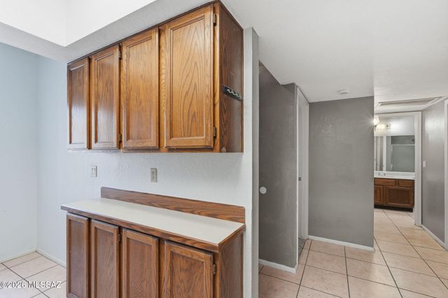 2522 N Ironwood Ridge Drive, Tucson, AZ 85745
