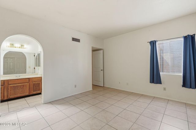 2522 N Ironwood Ridge Drive, Tucson, AZ 85745