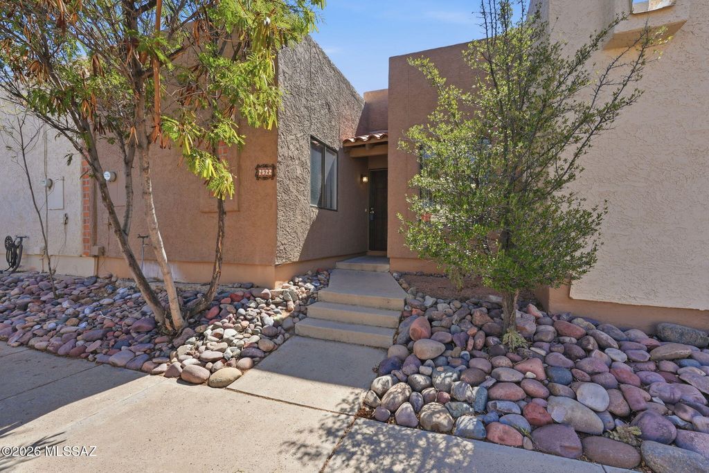 2522 N Ironwood Ridge Drive, Tucson, AZ 85745