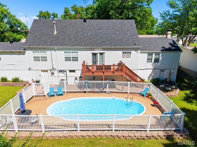 1143 Fernview Drive, Creve Coeur, MO 63141