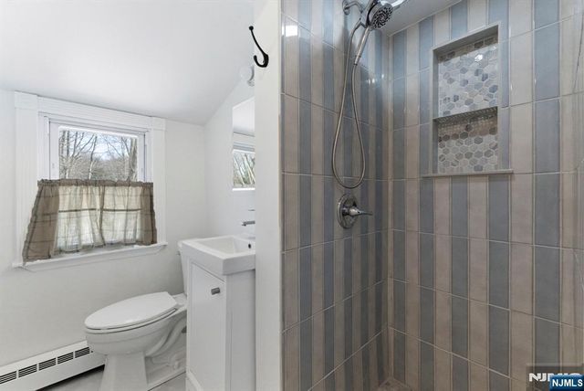 549 Ewing Avenue, Franklin Lakes, NJ 07417