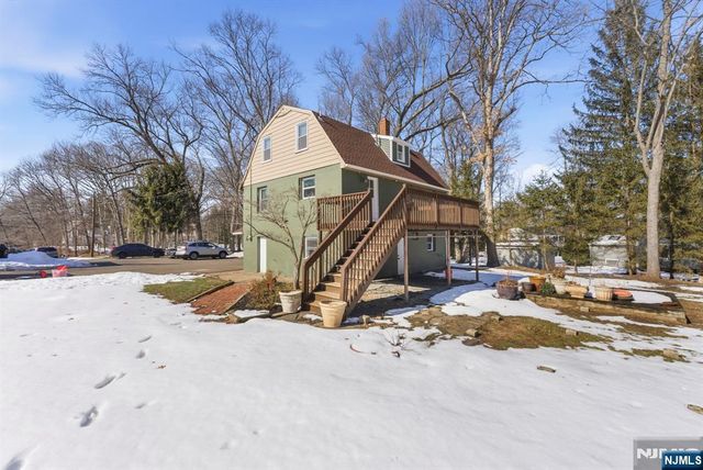 549 Ewing Avenue, Franklin Lakes, NJ 07417