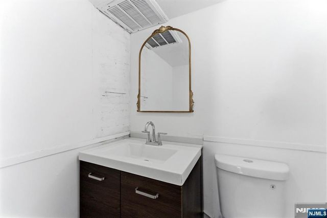 549 Ewing Avenue, Franklin Lakes, NJ 07417