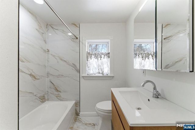 549 Ewing Avenue, Franklin Lakes, NJ 07417