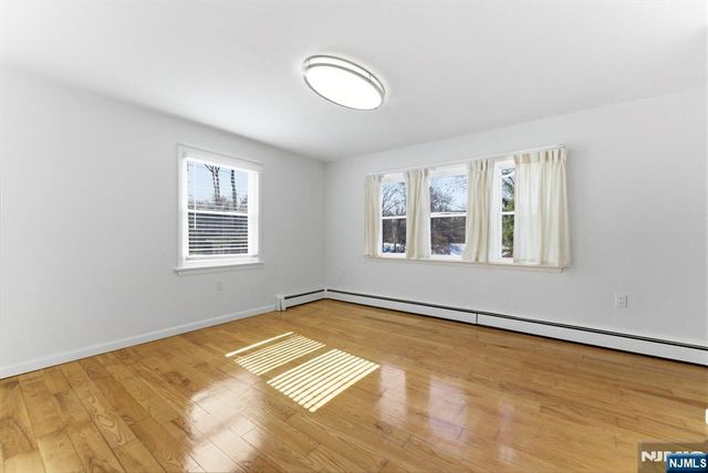 549 Ewing Avenue, Franklin Lakes, NJ 07417