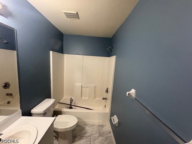 4624 Douglas LN, Lehigh Acres, FL 33973