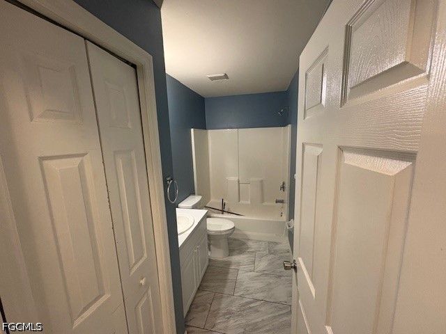 4624 Douglas LN, Lehigh Acres, FL 33973