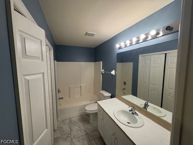 4624 Douglas LN, Lehigh Acres, FL 33973