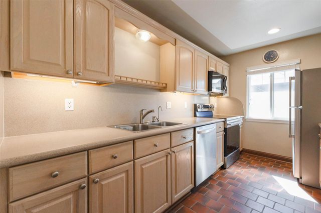 5851 Doliver Drive 22, Houston, TX 77057