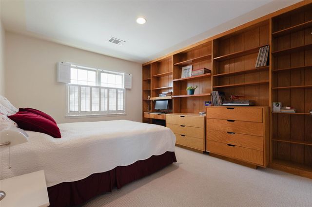 5851 Doliver Drive 22, Houston, TX 77057