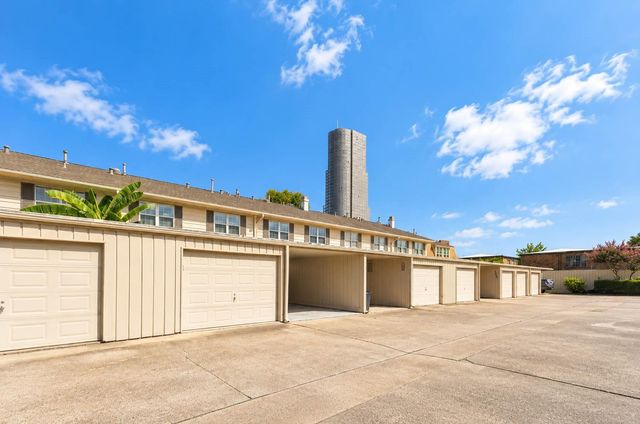 5851 Doliver Drive 22, Houston, TX 77057