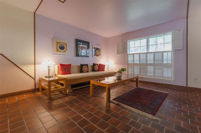 5851 Doliver Drive 22, Houston, TX 77057