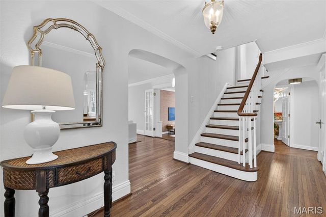 1 Clermont Lane, Ladue, MO 63124