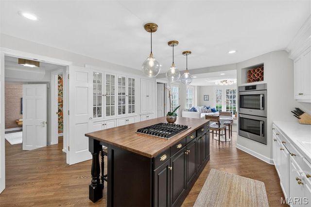 1 Clermont Lane, Ladue, MO 63124