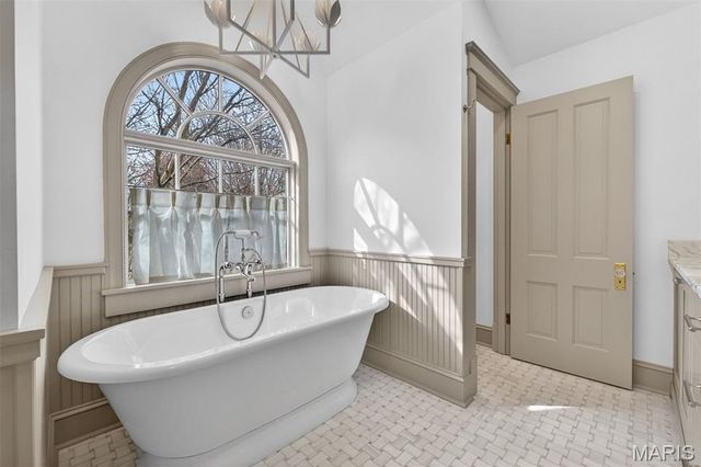 1 Clermont Lane, Ladue, MO 63124