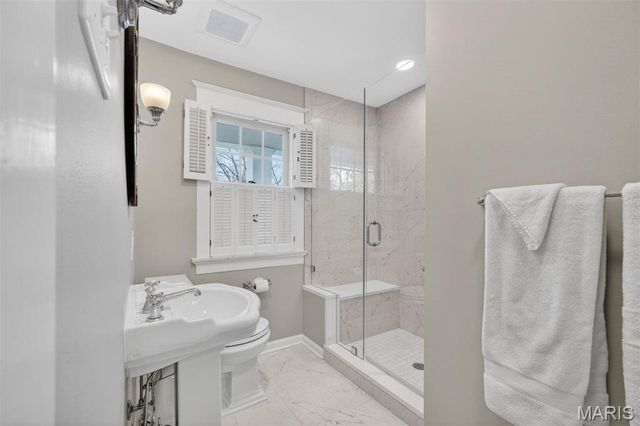 1 Clermont Lane, Ladue, MO 63124