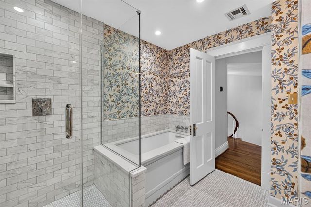 1 Clermont Lane, Ladue, MO 63124