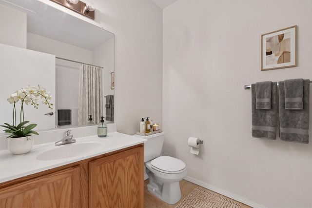6800 Vista Del Norte Drive NE 422, Albuquerque, NM 87113