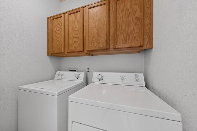 6800 Vista Del Norte Drive NE 422, Albuquerque, NM 87113