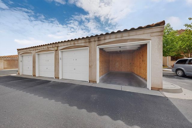 6800 Vista Del Norte Drive NE 422, Albuquerque, NM 87113