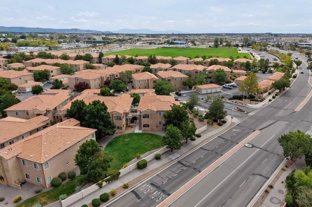 6800 Vista Del Norte Drive NE 422, Albuquerque, NM 87113