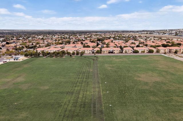 6800 Vista Del Norte Drive NE 422, Albuquerque, NM 87113