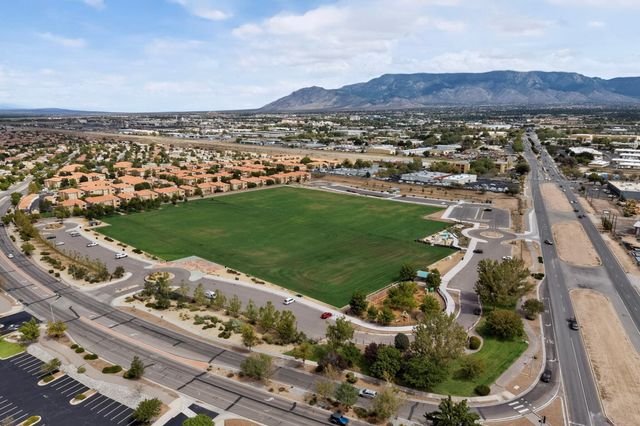 6800 Vista Del Norte Drive NE 422, Albuquerque, NM 87113