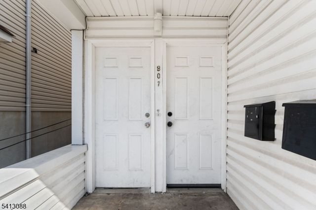 907 Flora St, Elizabeth City, NJ 07201