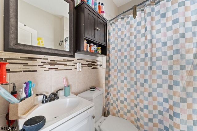 907 Flora St, Elizabeth City, NJ 07201