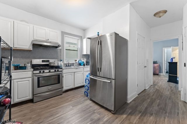 907 Flora St, Elizabeth City, NJ 07201