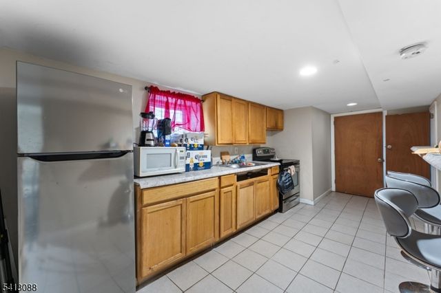 907 Flora St, Elizabeth City, NJ 07201