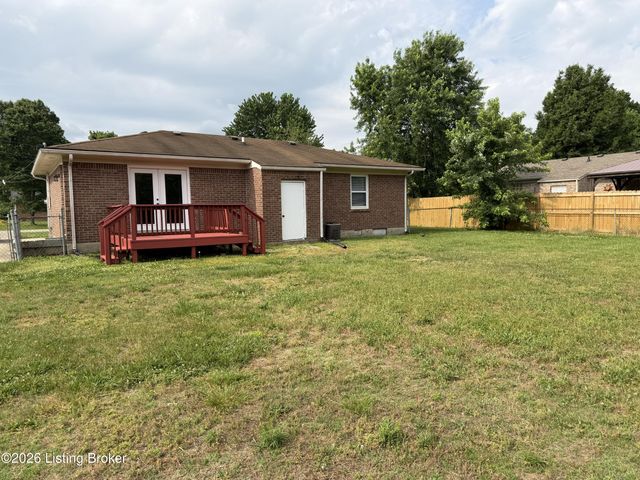 128 Hamilton Dr, Shepherdsville, KY 40165