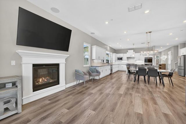 408 Camas Ct, Roseville, CA 95747