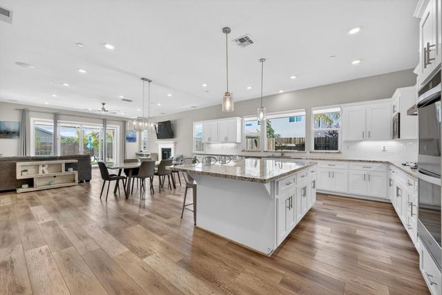 408 Camas Ct, Roseville, CA 95747