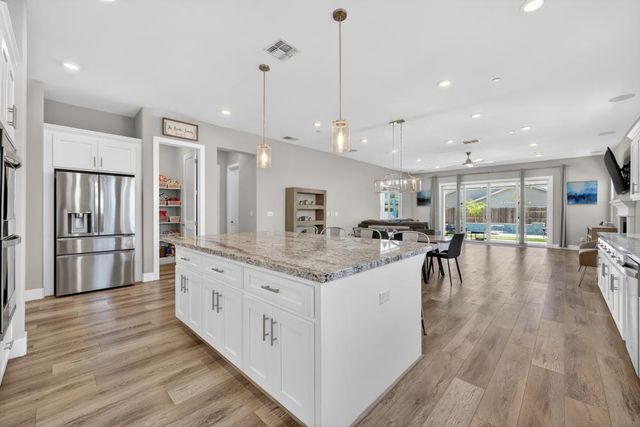 408 Camas Ct, Roseville, CA 95747
