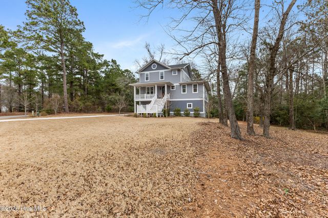 104 W High Bluff Drive, Hampstead, NC 28443