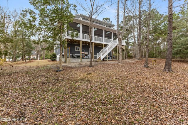 104 W High Bluff Drive, Hampstead, NC 28443